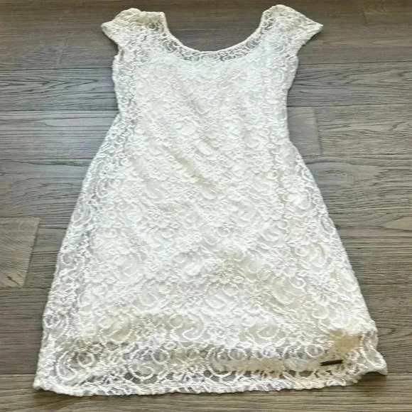 🔥Abercrombie & Fitch🔥 | Off white lace  floral crochet mini dress - Picture 3 of 12
